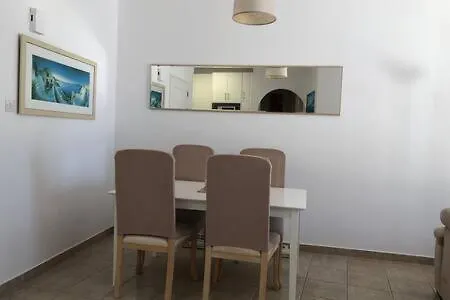 דירה Kings Palace - Superb 2 Bed Ground Floor פאפוס